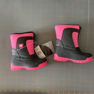 Pink and Black Winter Boots toddlers 5 brand new arctic shield stay warm